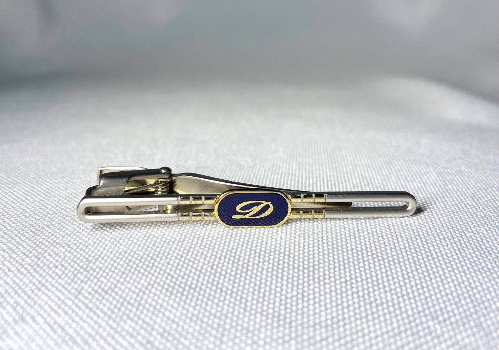 S.T.Dupont デュポン Dロゴ くり抜きデザイン ダークネイビー-ゴールド-シルバー ネクタイピン タイピン タイバー メンズ