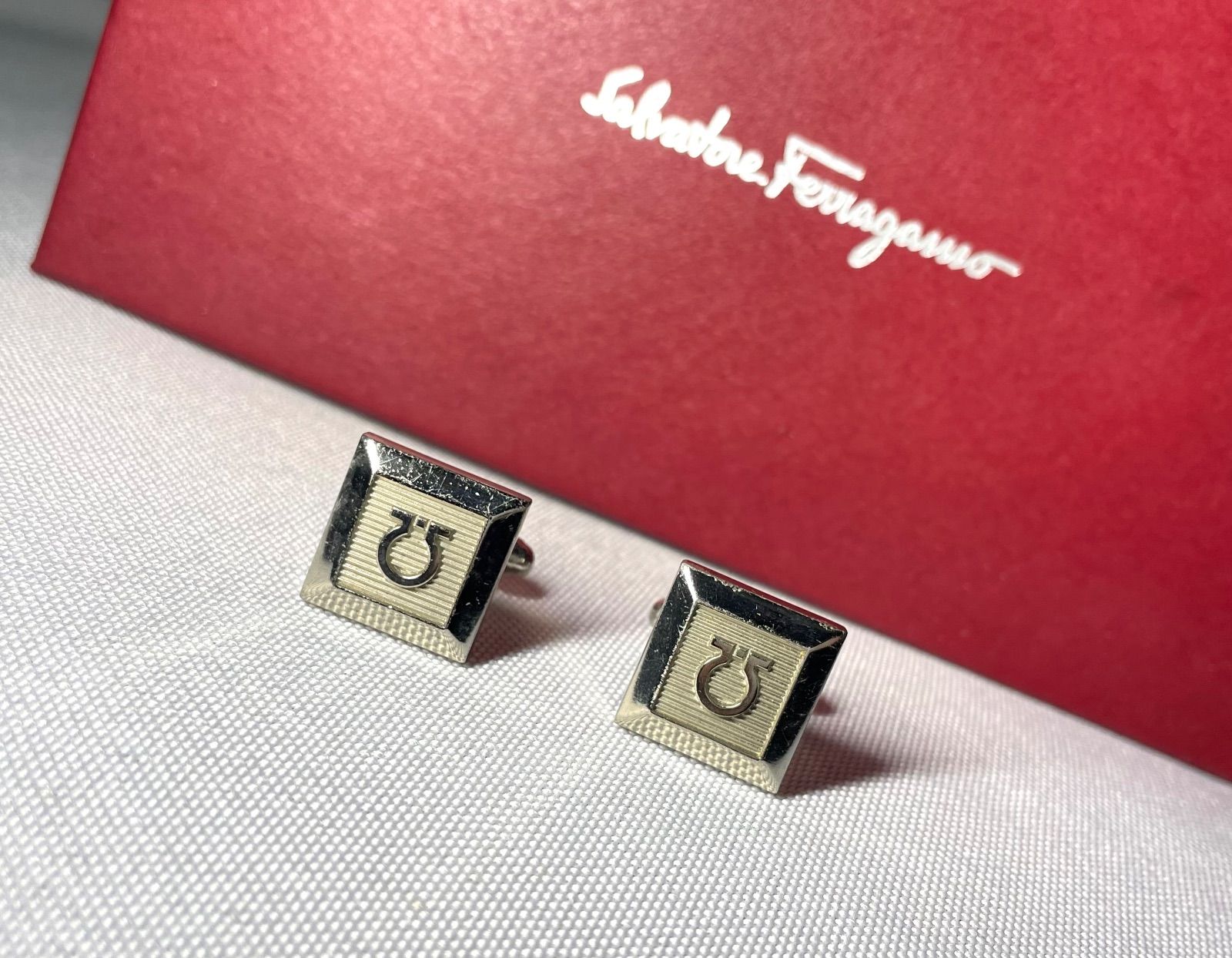 Salvatore Ferragamo サルヴァトーレフェラガモ ガンチーニロゴ