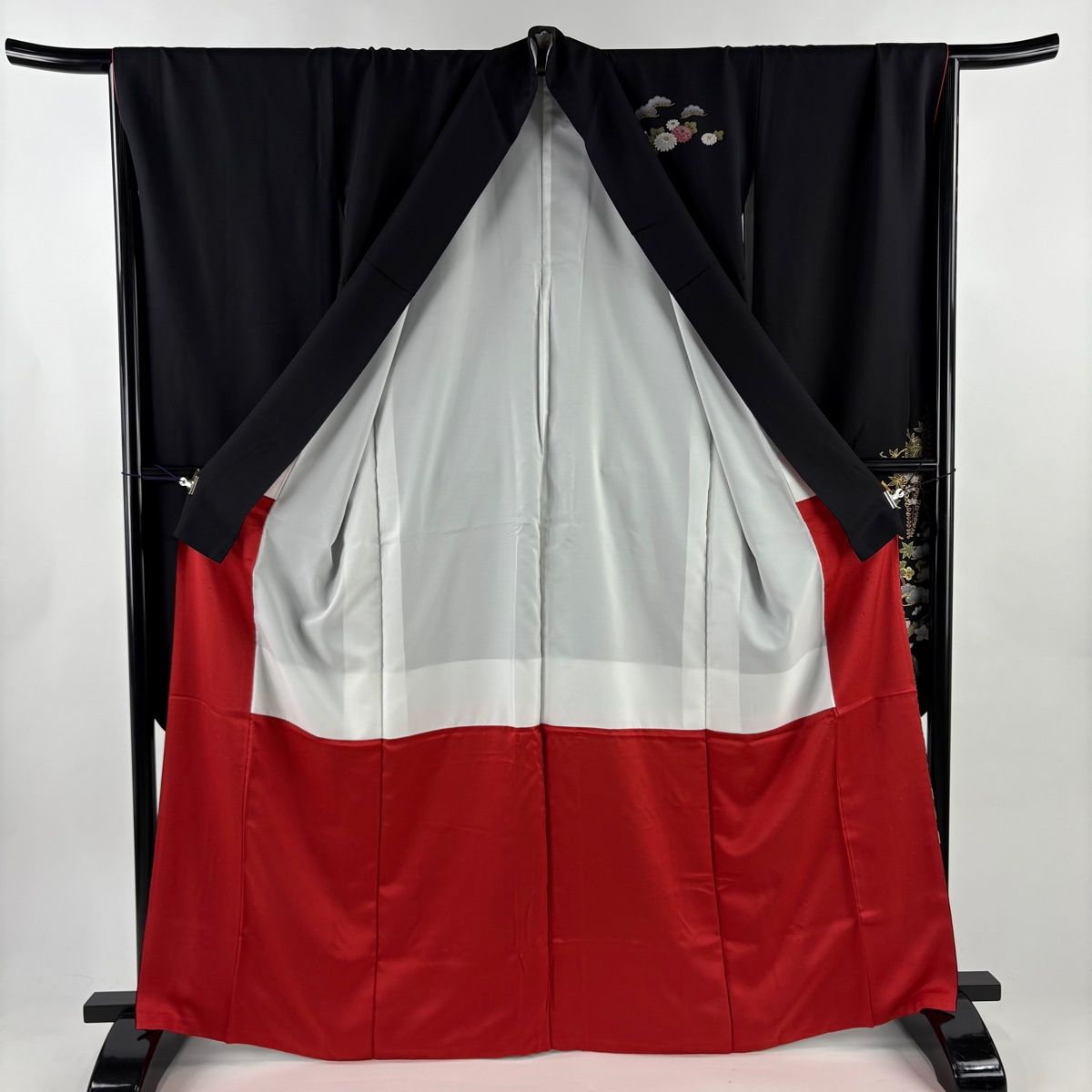 美品】 振袖 身丈165.5cm 裄丈68cm L 袷 御所車 松梅 金糸 金彩 黒