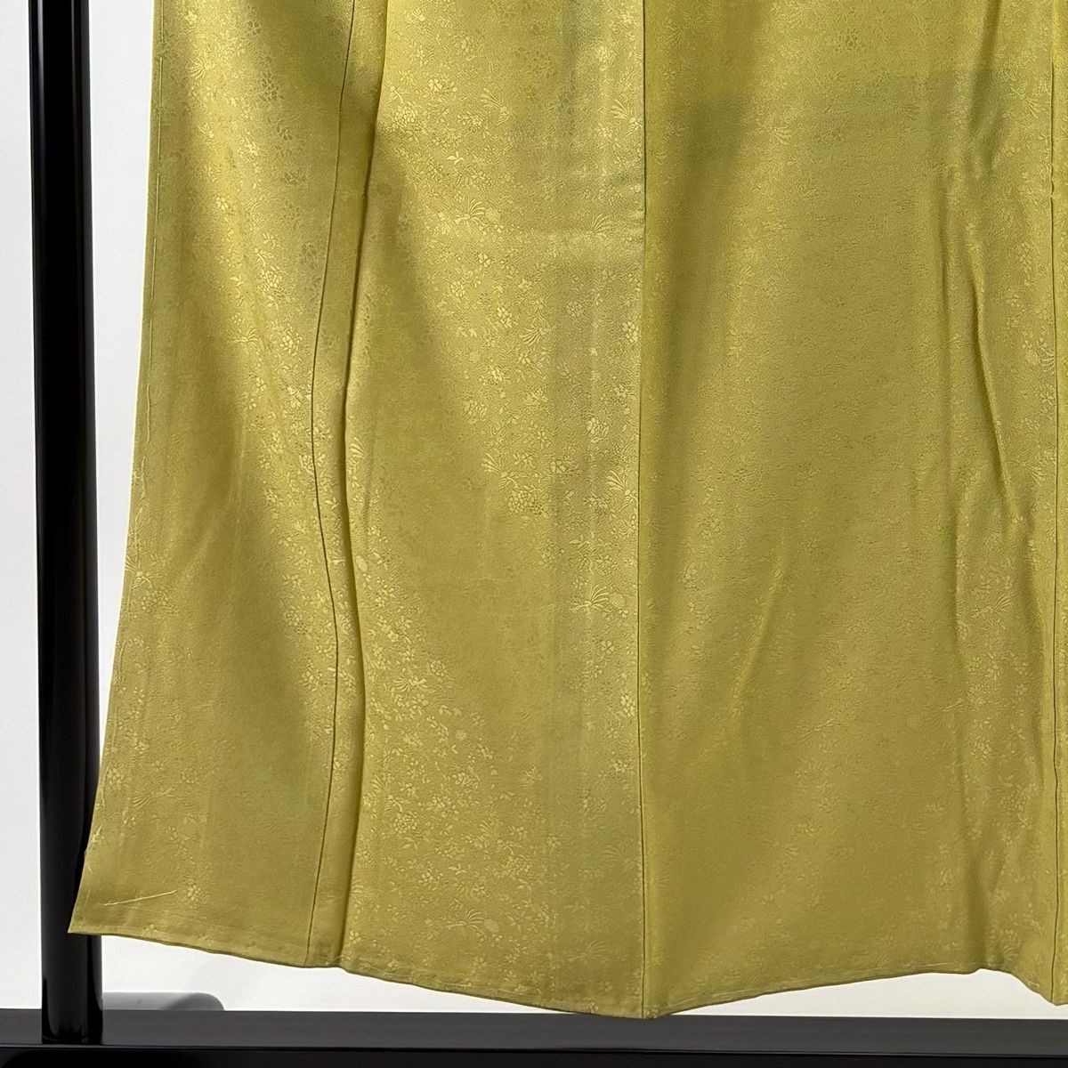 色無地 身丈152 cm 裄丈60 S 袷 やまと 地紋 黄緑色 正絹 秀品 一つ紋