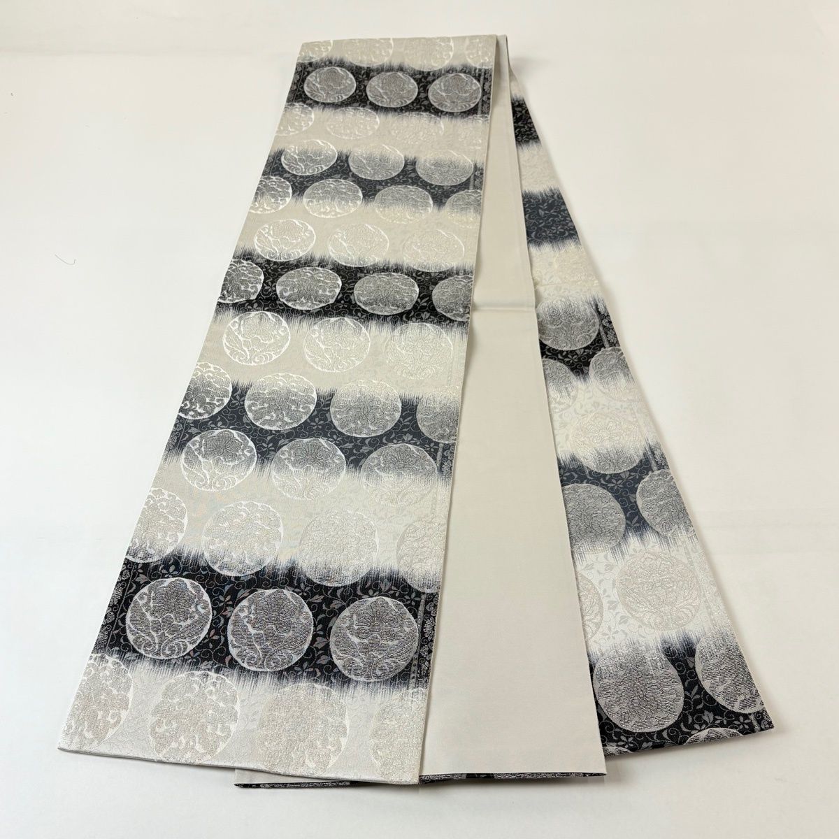  袋帯 草花 花唐草 銀糸 灰白 六通 正絹 袋帯 帯