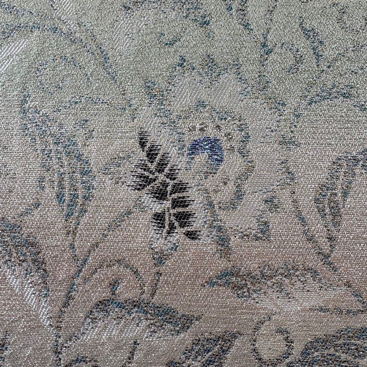 袋帯 草花 銀糸 箔 クリーム お太鼓柄 正絹