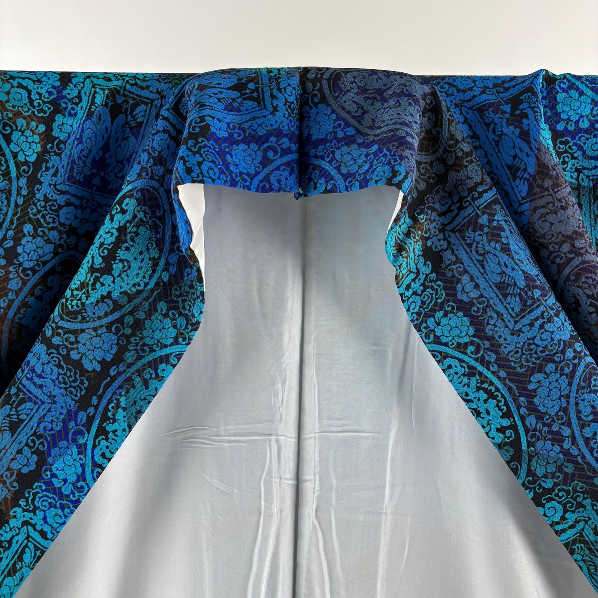 美品】 小紋 身丈161.5cm 裄丈67cm M 袷 前田仁仙 落款 向かい鳥 花