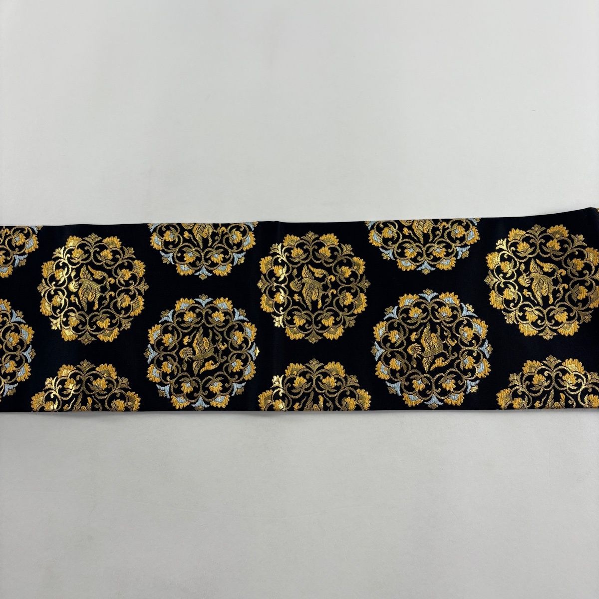 名古屋帯 逸品 龍村美術織物 落款 天平鳥華文 金糸 箔 黒 正絹 【中古