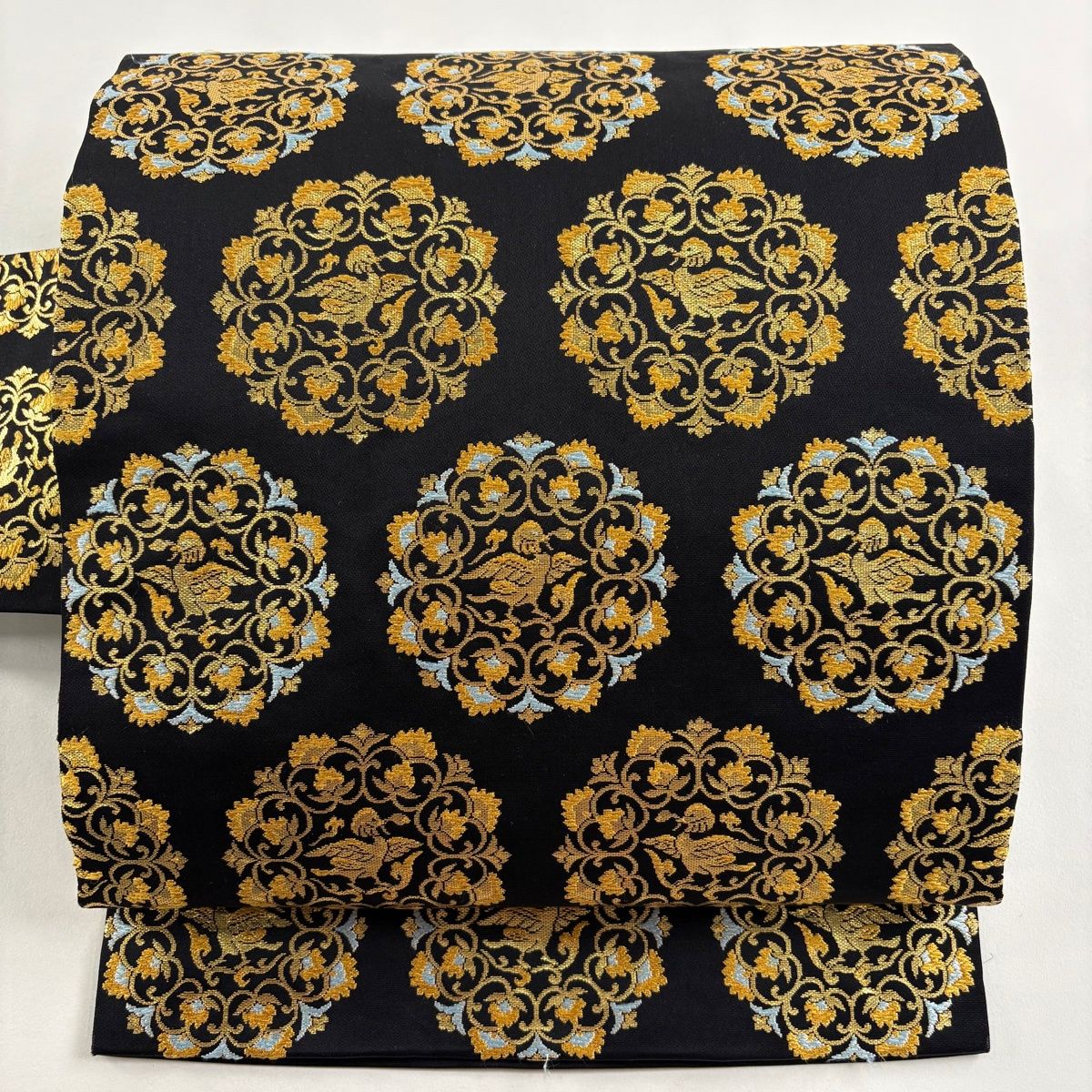 名古屋帯 逸品 龍村美術織物 落款 天平鳥華文 金糸 箔 黒 正絹 【中古