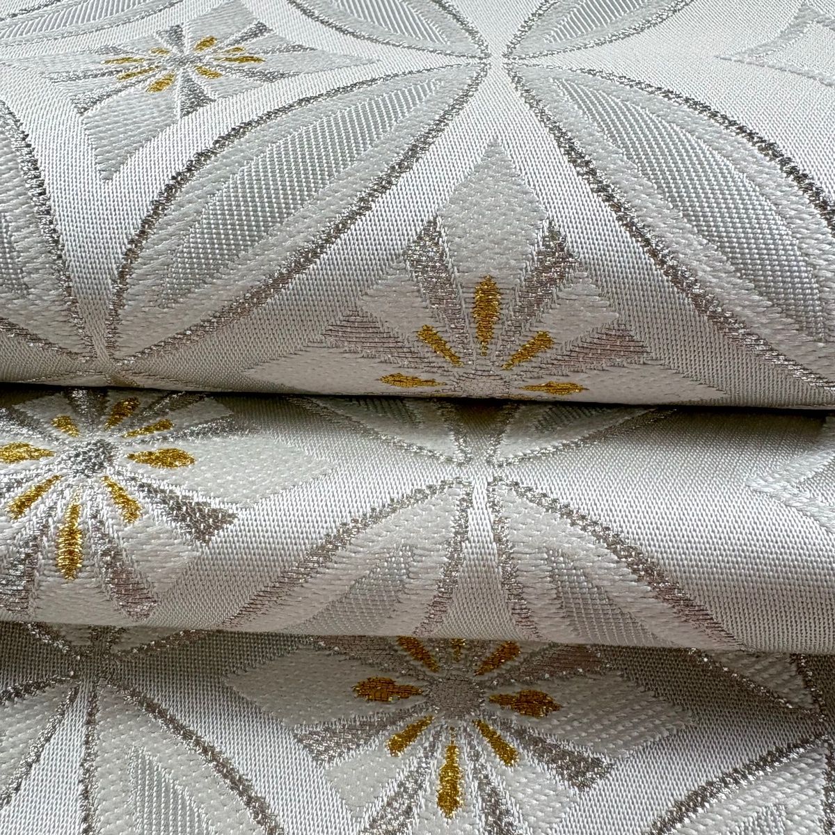 袋帯 逸品 川島織物 落款 関西仕立て 七宝 花菱 金銀糸 灰白 六通 正絹
