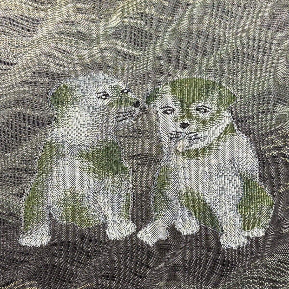 袋帯 鈴乃屋 子犬 よろけ縞 灰色 お太鼓柄 正絹