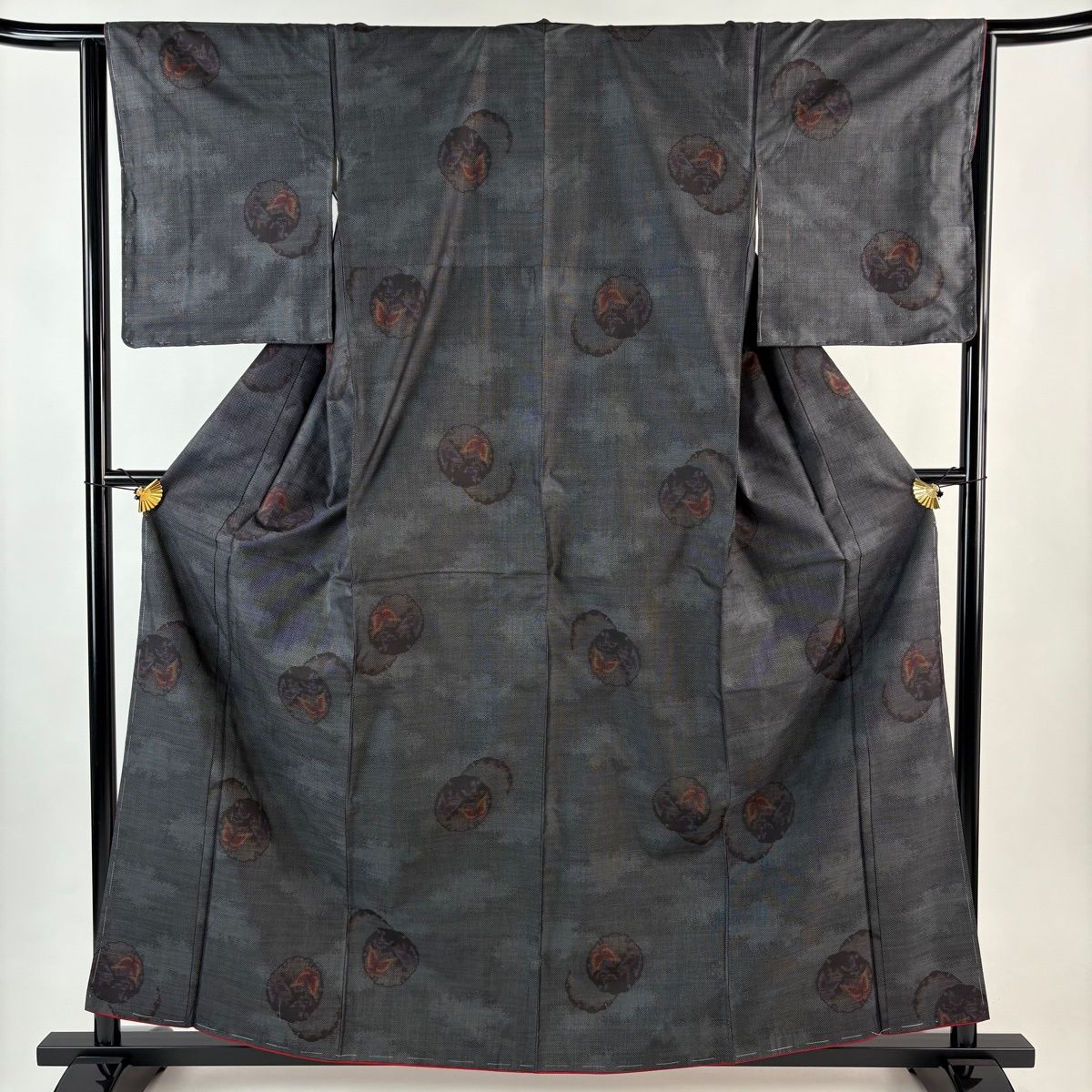 美品】 大島紬 身丈159cm 裄丈64.5cm M 袷 証紙 雪輪 蝶 黒灰 正絹