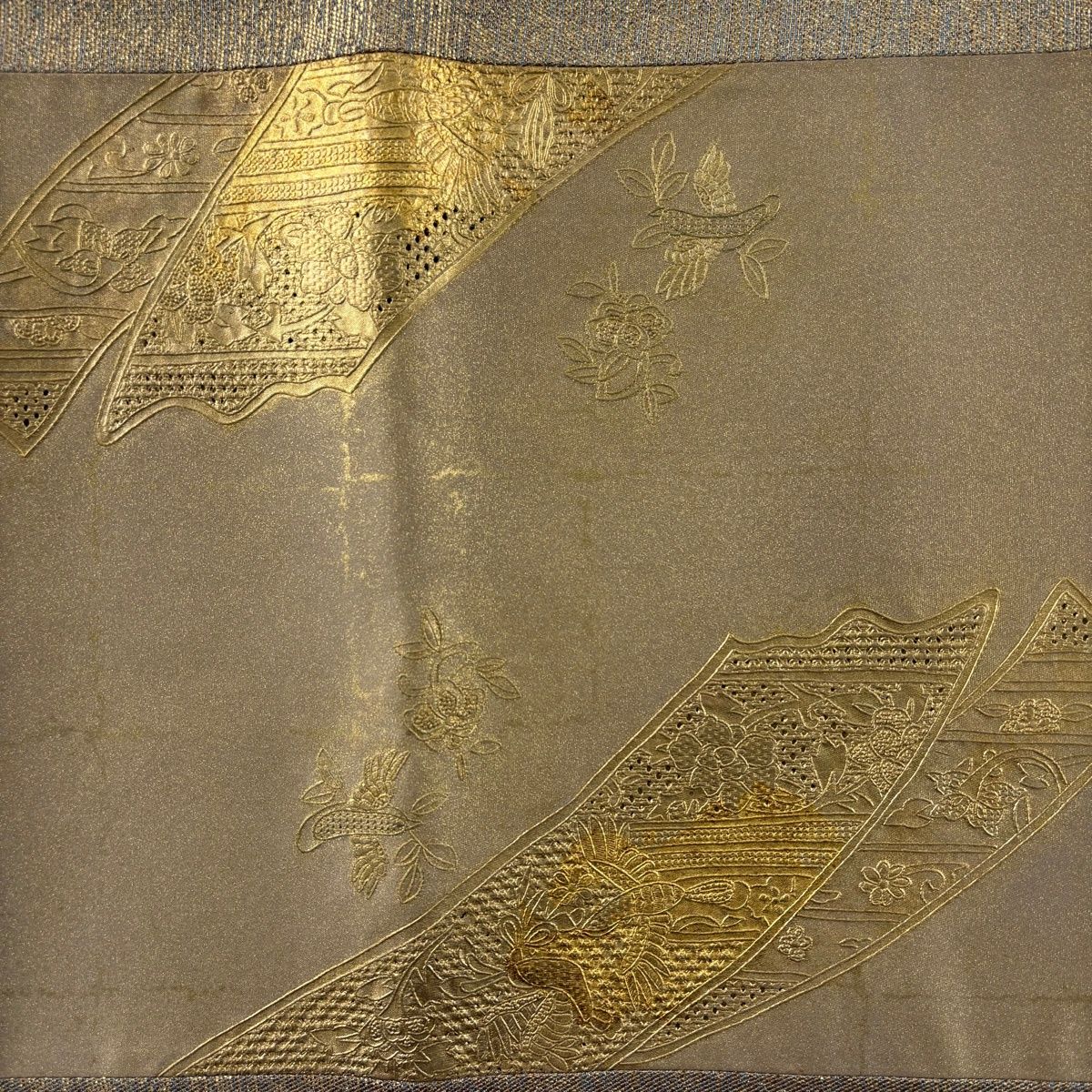 袋帯 秀品 ますいわ屋 孔雀 梅 金彩 刺繍 金色 お太鼓柄 正絹 【中古