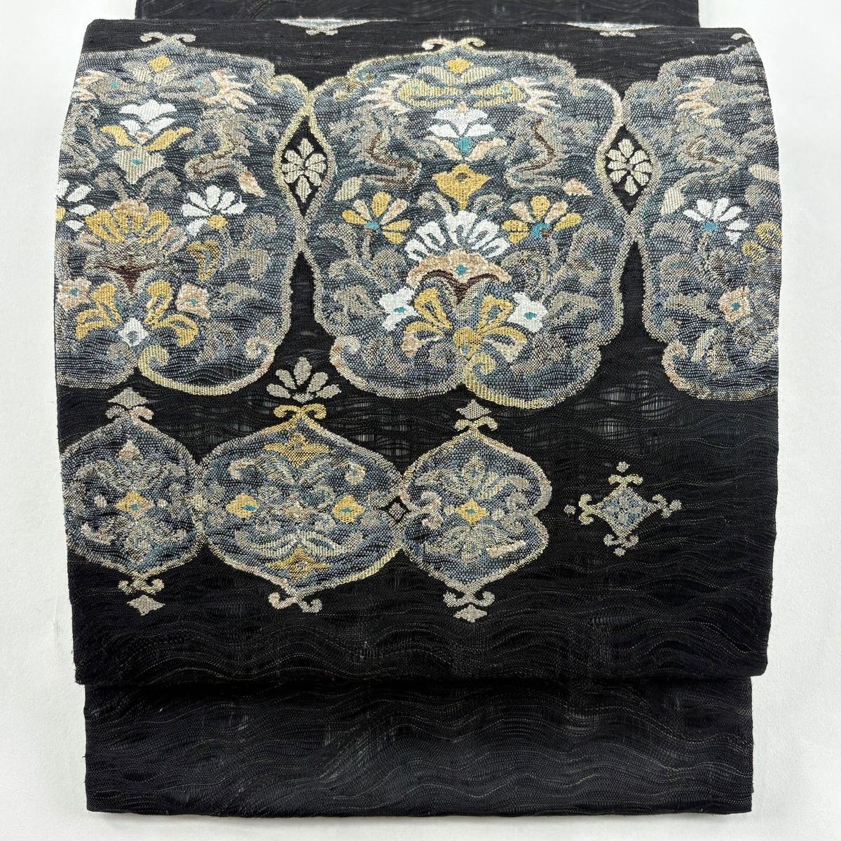 袋帯 秀品 紬地 華文 幾何学模様 金銀糸 黒 お太鼓柄 正絹