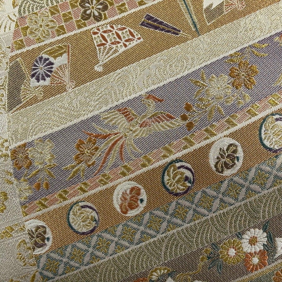 袋帯 秀品 尾長鳥 草花 刺繍 金糸 ベージュ 六通 正絹