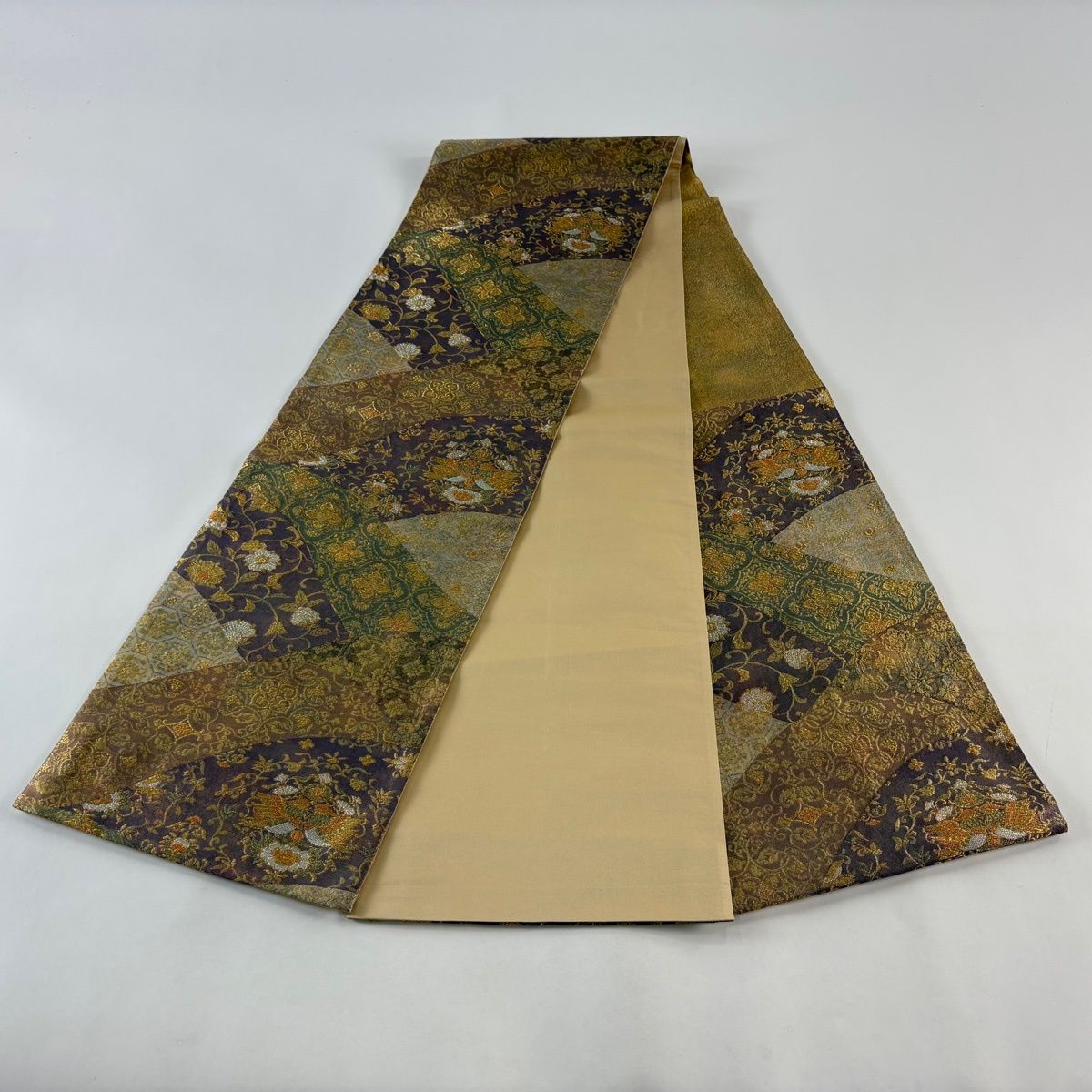 美品】 袋帯 秀品 向かい鳥 花唐草 金銀糸 箔 紫 六通 正絹 【中古