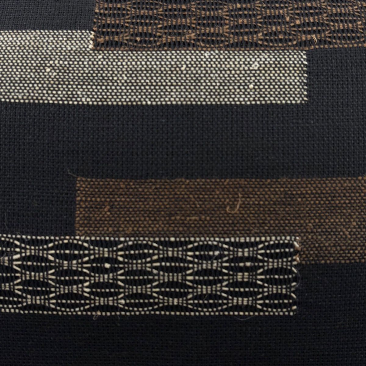 美品】 名古屋帯 秀品 八寸名古屋帯 松葉仕立て 幾何学 黒 正絹 【中古