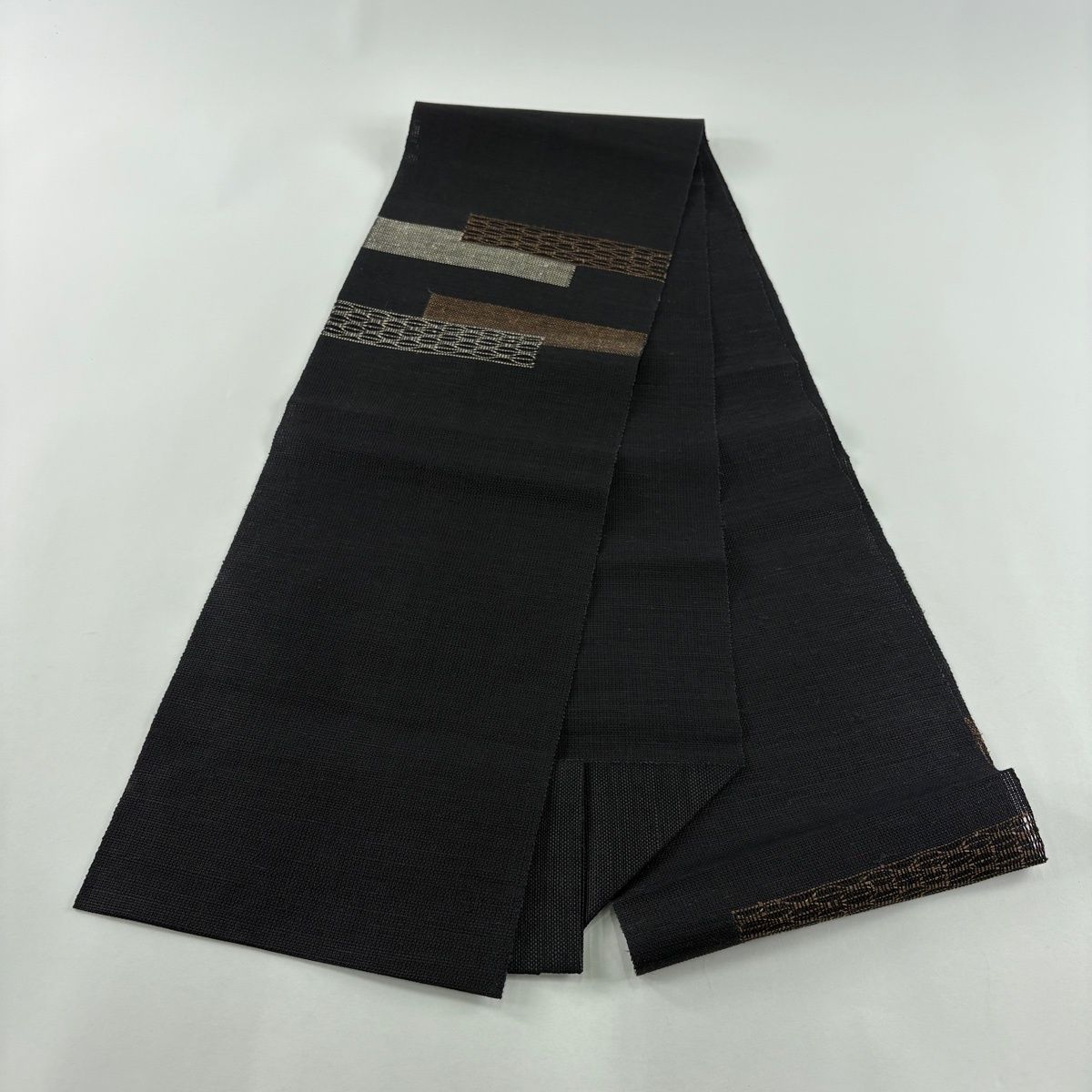 2点同梱、9-157、9-169 名古屋帯 八寸 美品 正絹 着物 松葉仕立て 美品】 名古屋帯 秀品 八寸名古屋帯 松葉仕立て 幾何学 黒 正絹 【中古