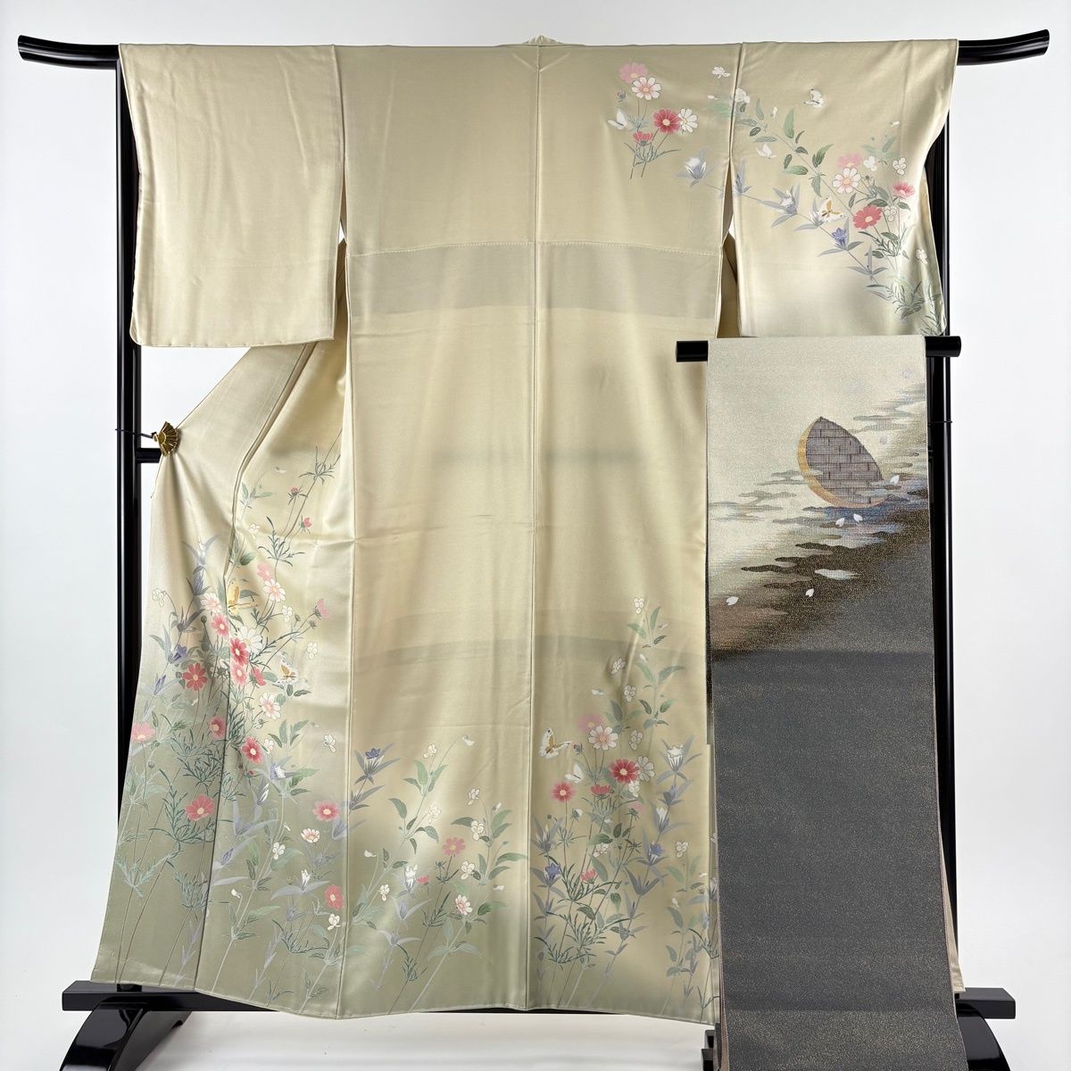 ひ*ん様 【オークション】裄丈66.5cm ベージュ訪問着フルセット 正絹 袷 訪問着 身丈159cm 裄丈66.5cm M 袷 袋帯セット 草花 蝶 金彩 ぼかし