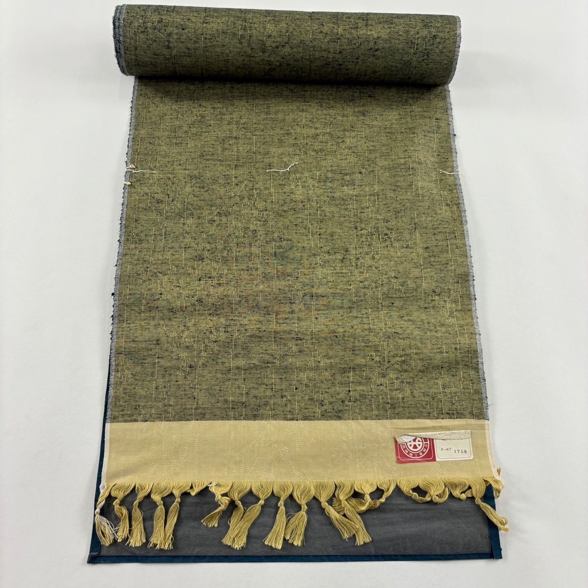 反物 秀品 紬 幾何学模様 よもぎ色 正絹