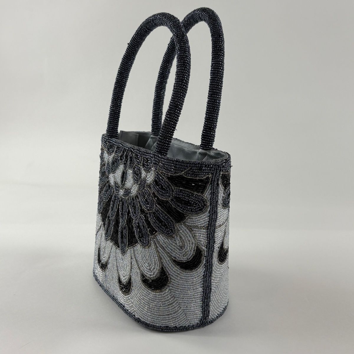 和装バッグ 秀品 ビーズバッグ フォーマル 幾何学 灰色 ビーズ 和装小物