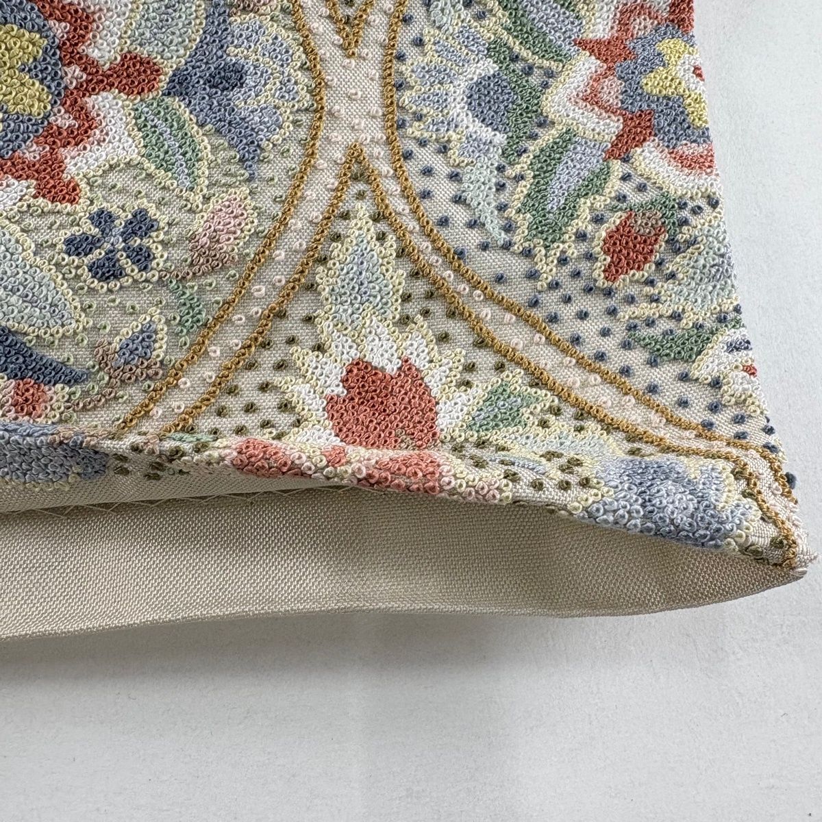 美品】 袋帯 逸品 立涌 草花 相良刺繍 灰白 六通 正絹 【中古】 - メルカリ