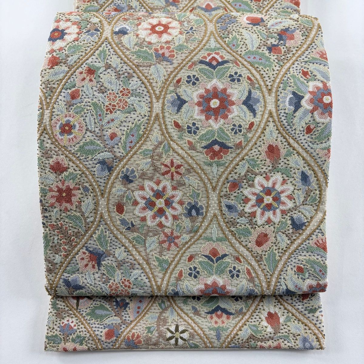 美品】 袋帯 逸品 立涌 草花 相良刺繍 灰白 六通 正絹 【中古】 - メルカリ