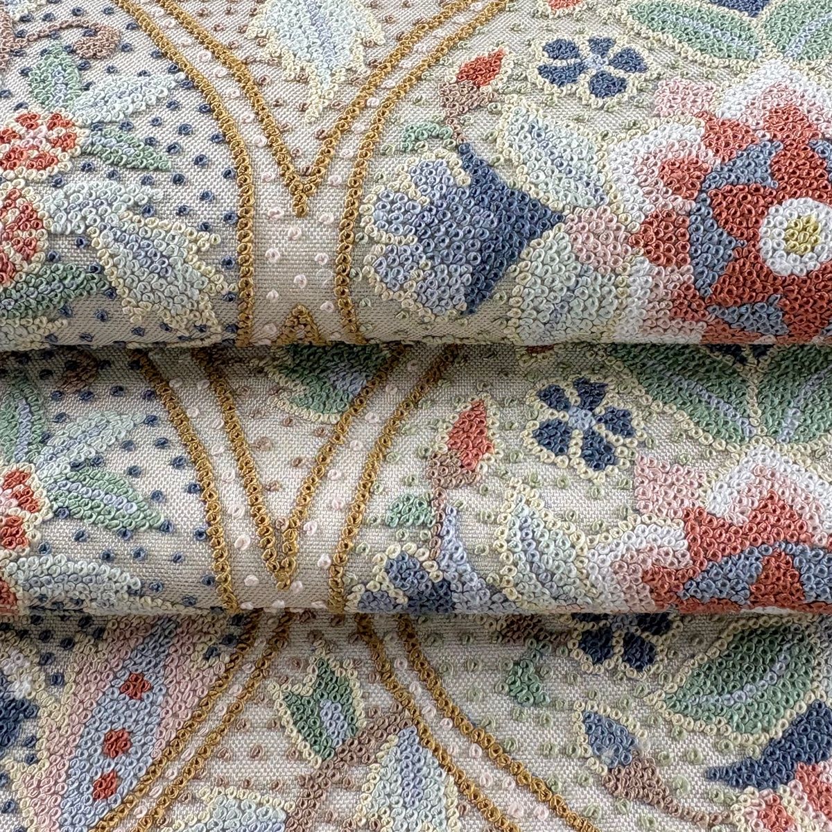 美品】 袋帯 逸品 立涌 草花 相良刺繍 灰白 六通 正絹 【中古】 - メルカリ