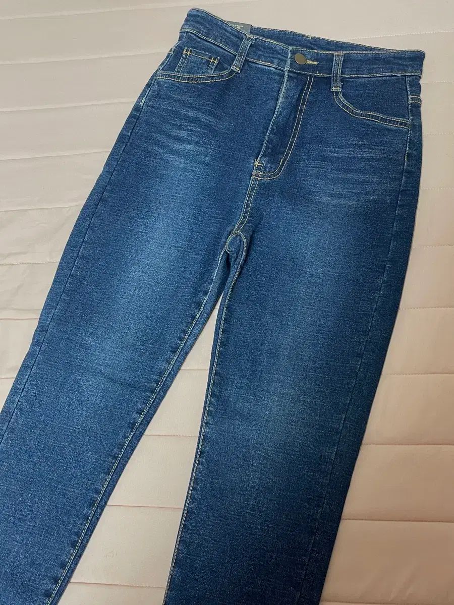 グロイ デニムスキニージーン ペイルジェイド スリータイムズ