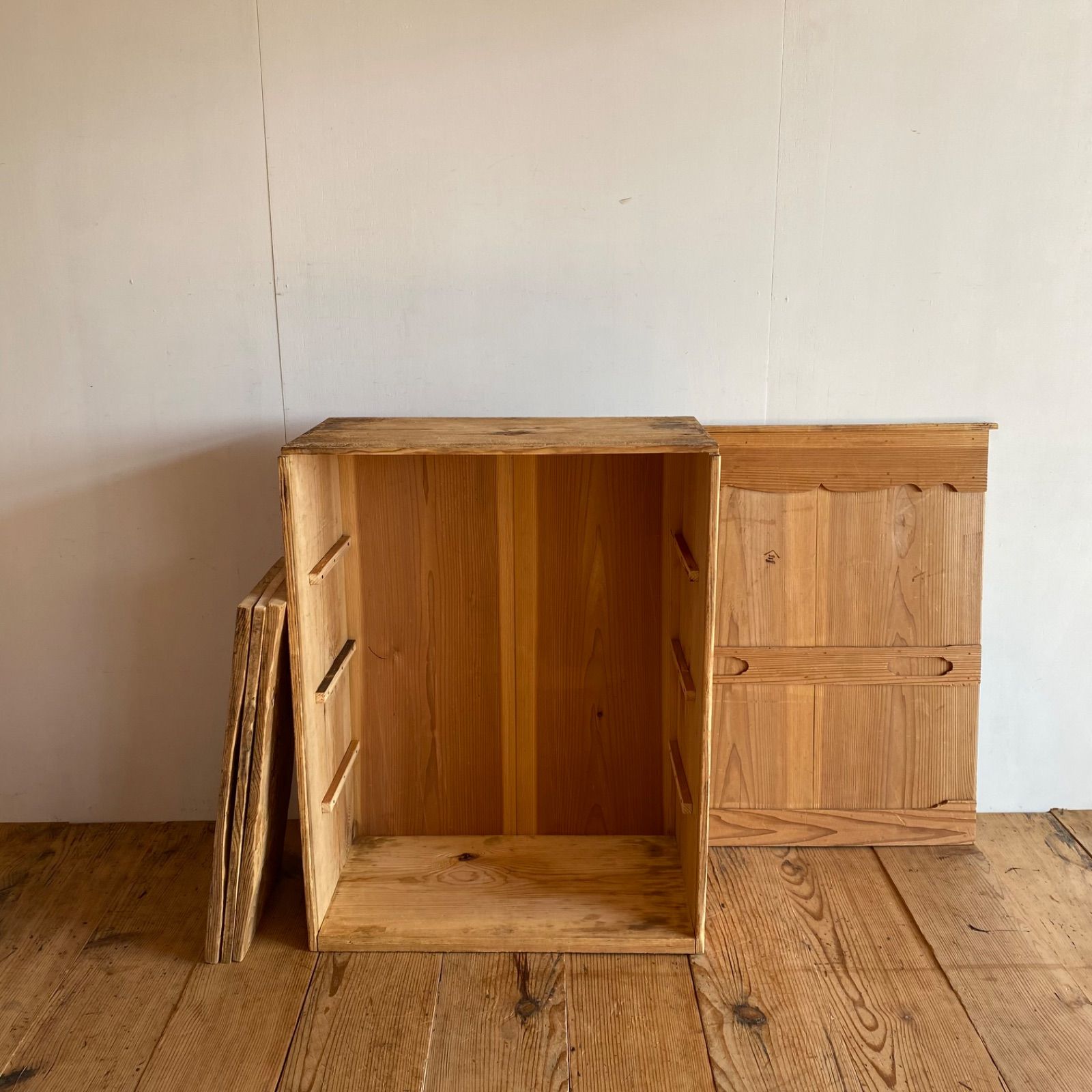 アンティーク 仕切り棚 チェスト 食器棚 書類棚 無垢材 無塗装 y329