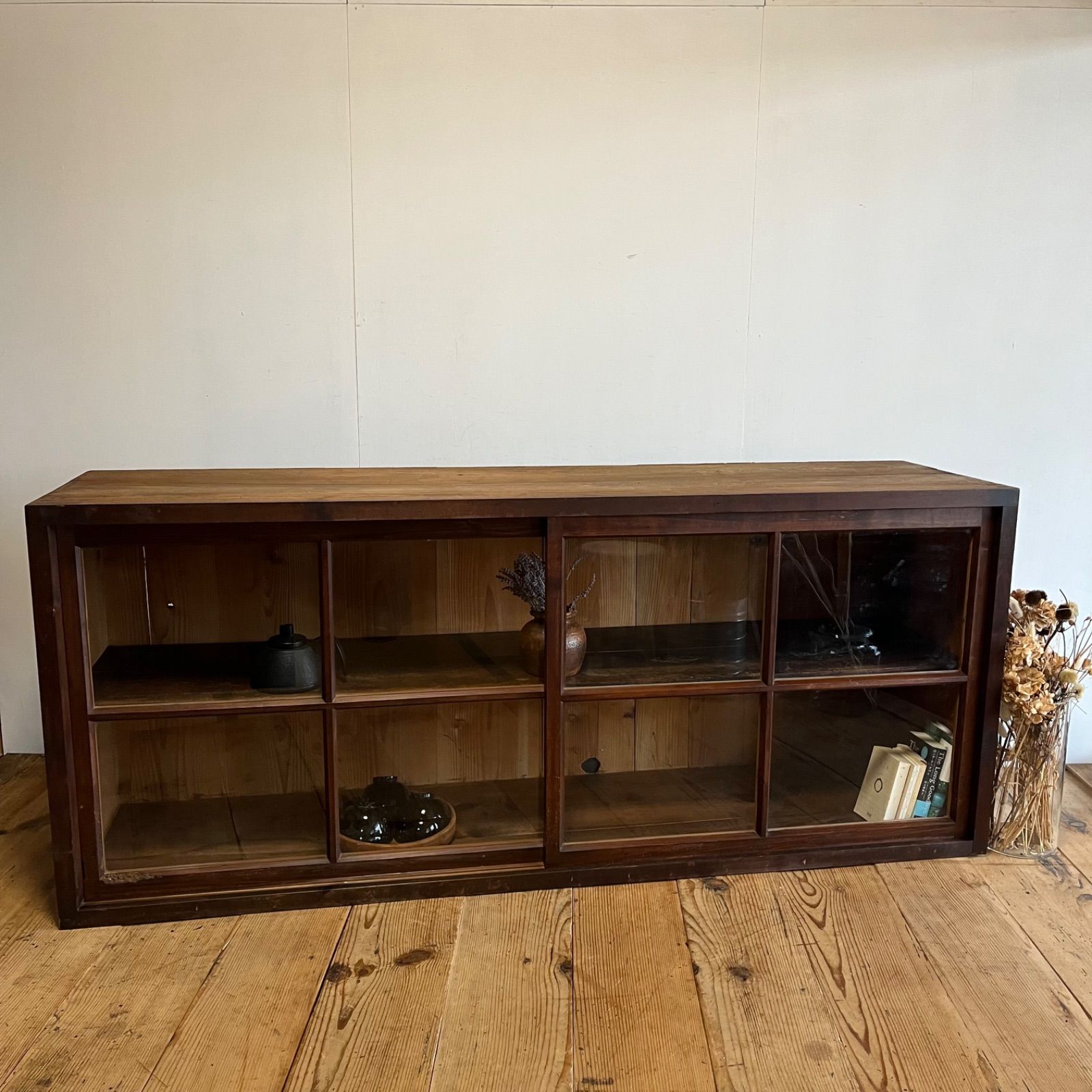 重量級　収納　総無垢材　食器棚　古家具　古道具　昭和レトロ　アンティーク アンティーク 古家具 古道具 ガラス戸 ローボード 食器棚 水屋箪笥