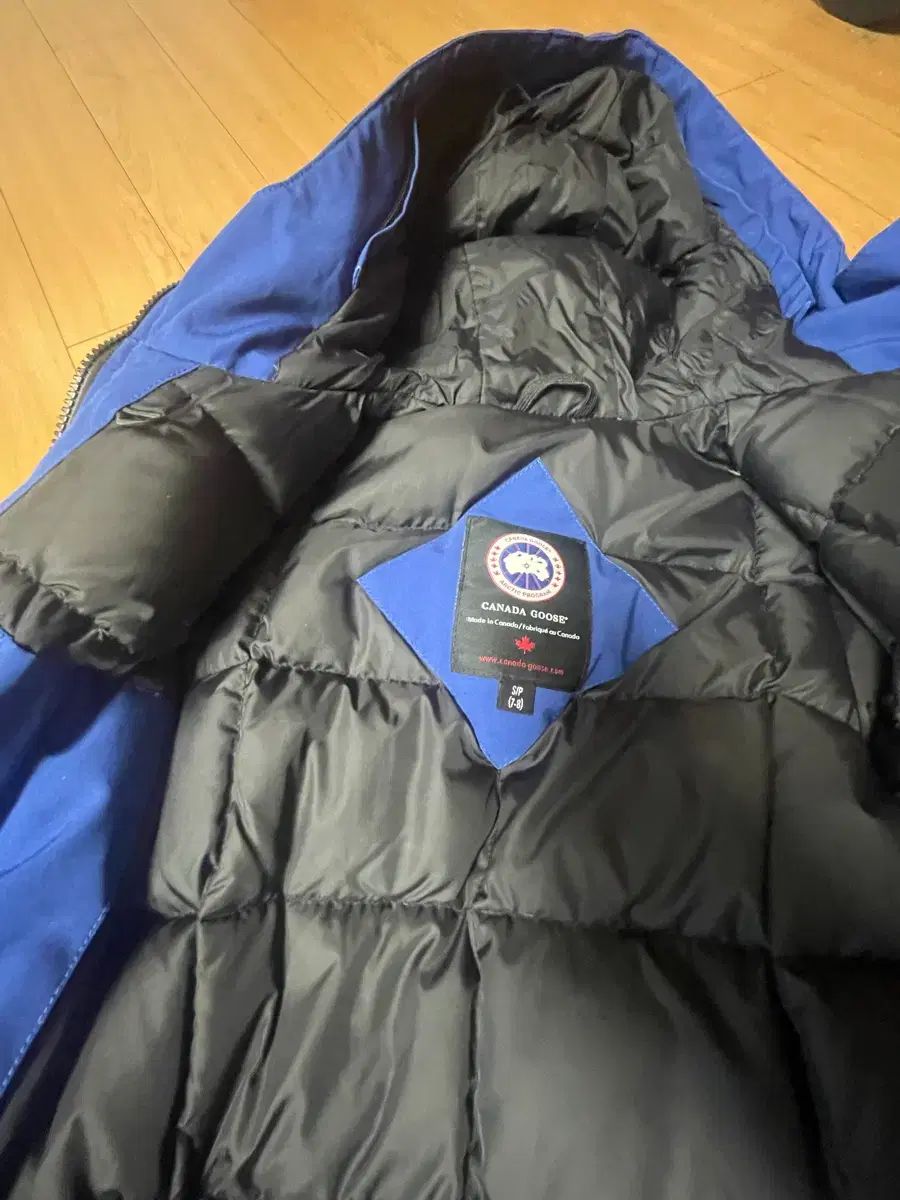 Canada Goose(カナダグース) ダウン キッズ S 7-8歳 - メルカリ
