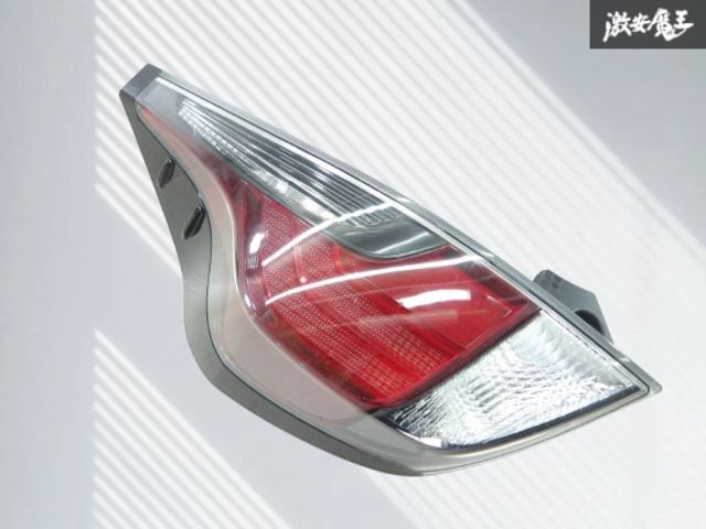 通販超安い トヨタ NHP10 左 助手席側 テールランプ