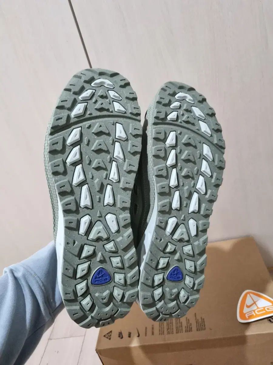 NIKE ACG エクスプロレイト トレッキングシューズ 255 265 270