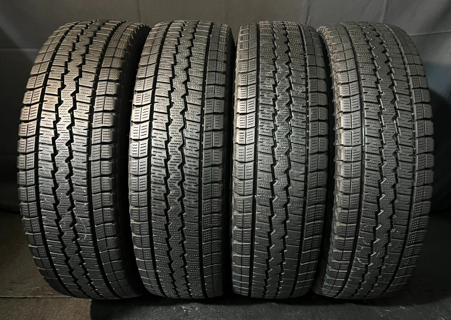製 約8～8 5分山 ダンロップ DUNLOP ウィンターマックス WINTER MAXX SV 01 スタッドレス 195 80 R 15 107 105 L LT 4本 h_827