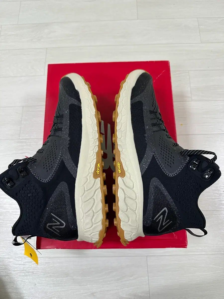 ニュー ンス イエロ ミッド 285