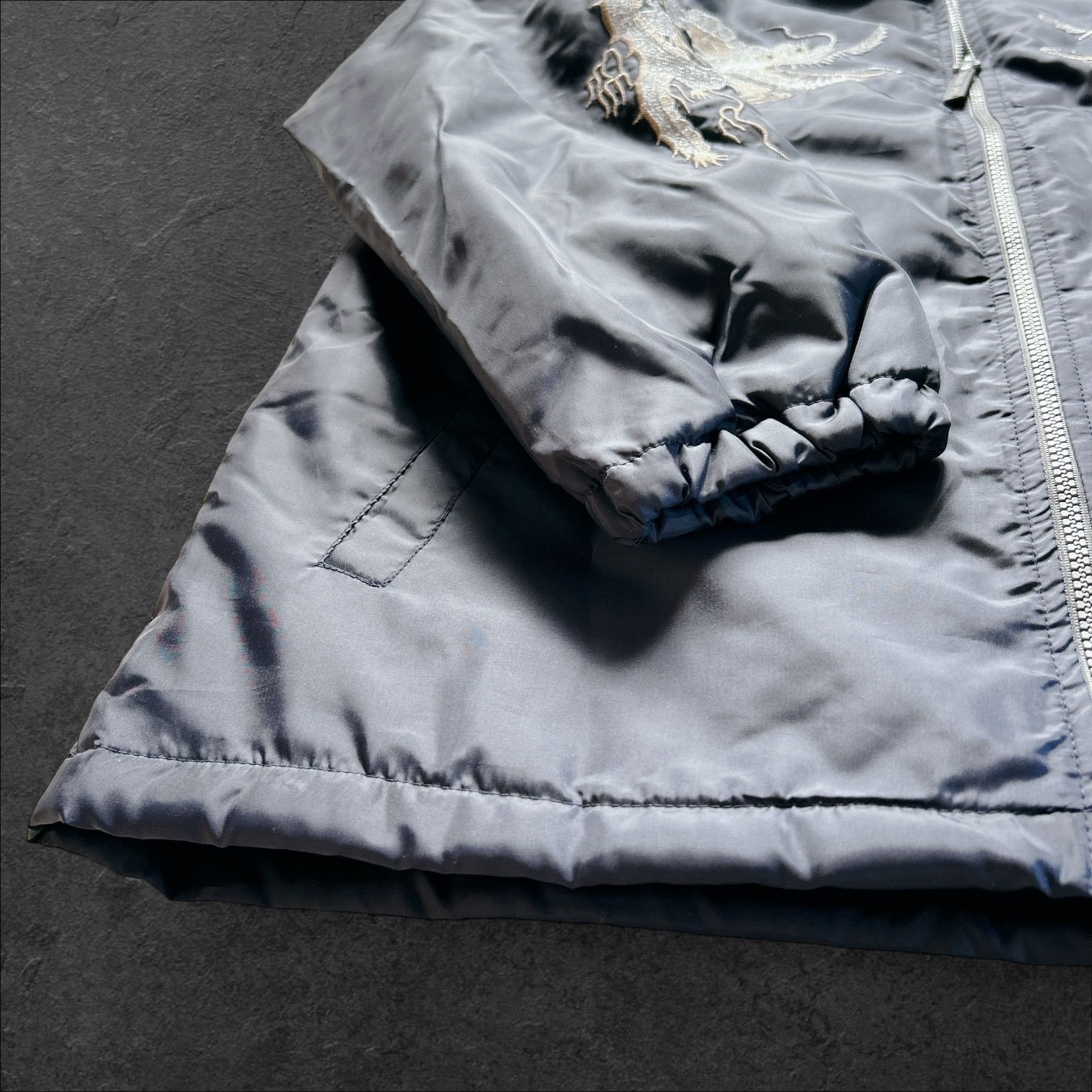 横須賀 スカジャン 第11空挺師団 横須賀駐屯地 龍 刺繍 - メルカリ