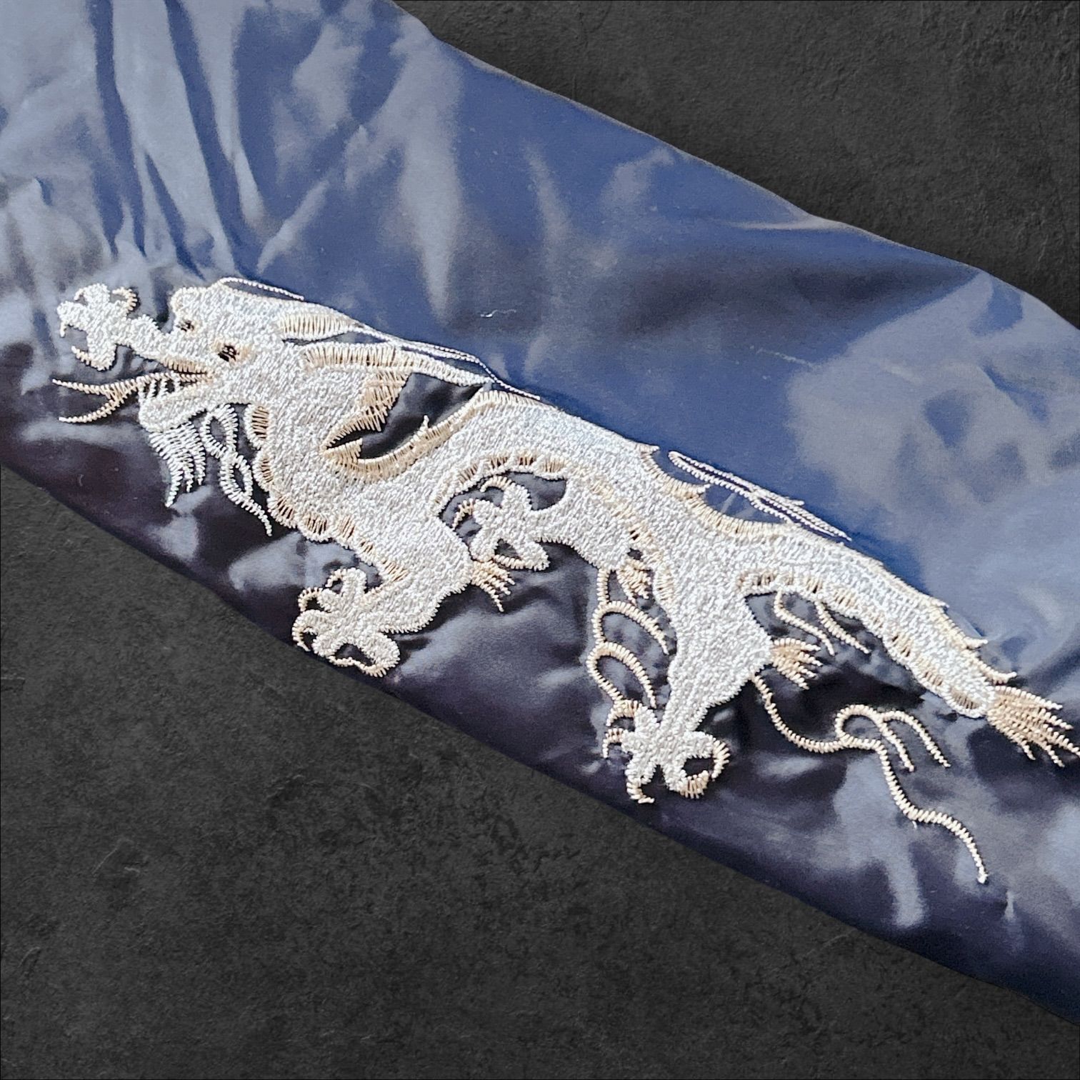 横須賀 スカジャン 第11空挺師団 横須賀駐屯地 龍 刺繍 - メルカリ