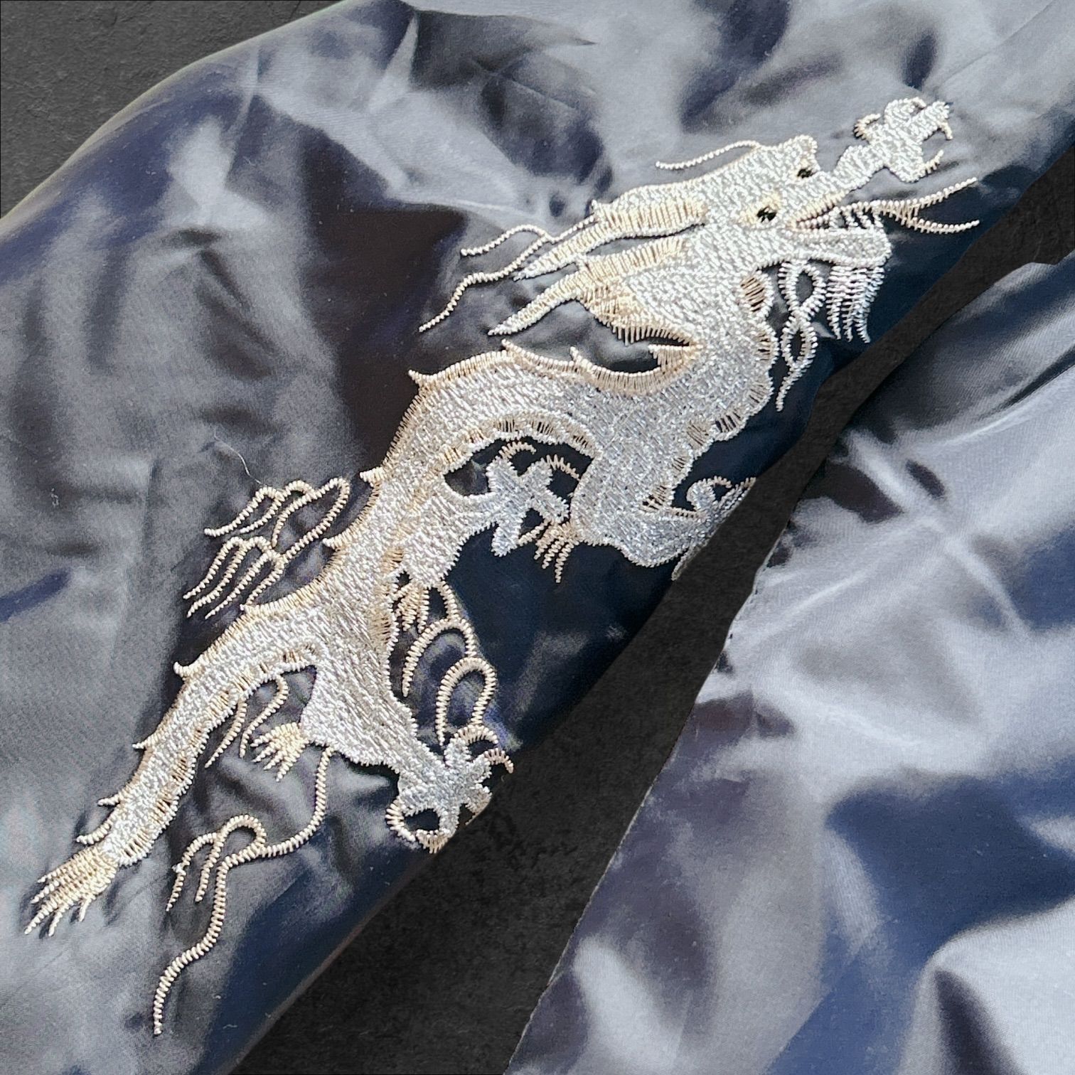 横須賀 スカジャン 第11空挺師団 横須賀駐屯地 龍 刺繍 - メルカリ