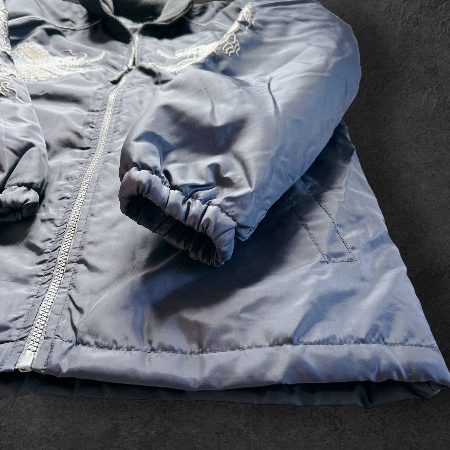 横須賀 スカジャン 第11空挺師団 横須賀駐屯地 龍 刺繍 - メルカリ