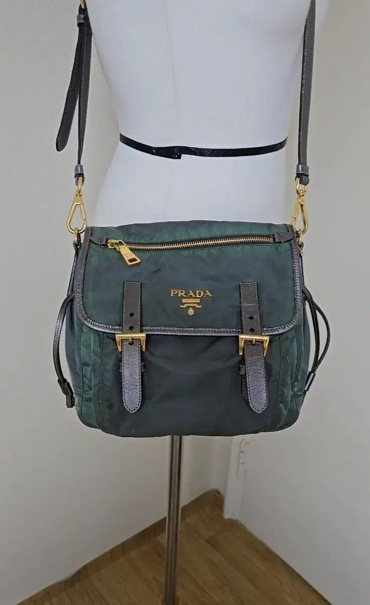 プラダ リナイロン クロスバック