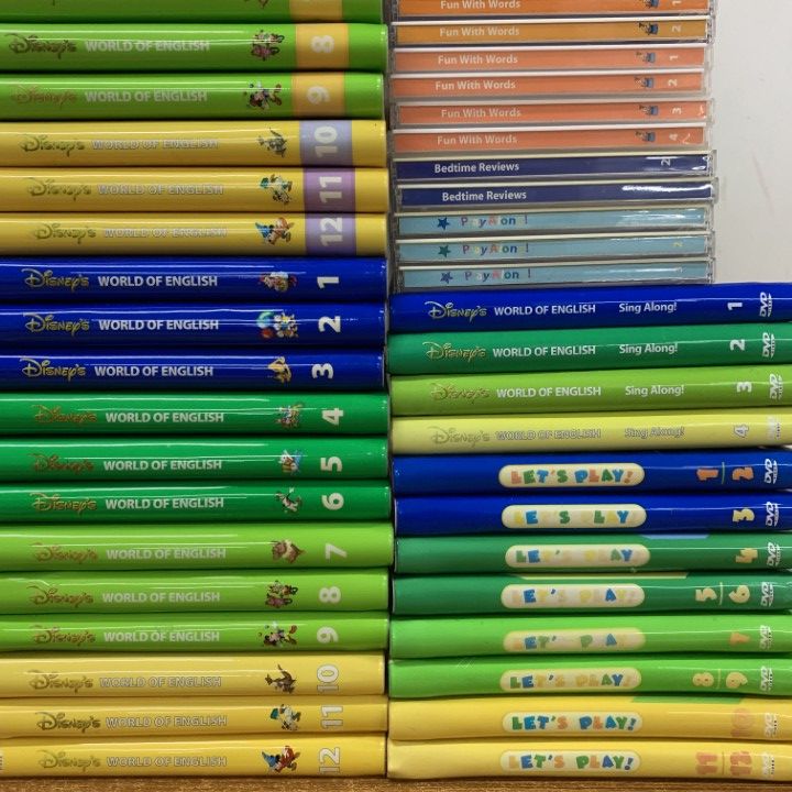 □02)【1点限り!】Disney's World of Englishの教材まとめ売り約105点