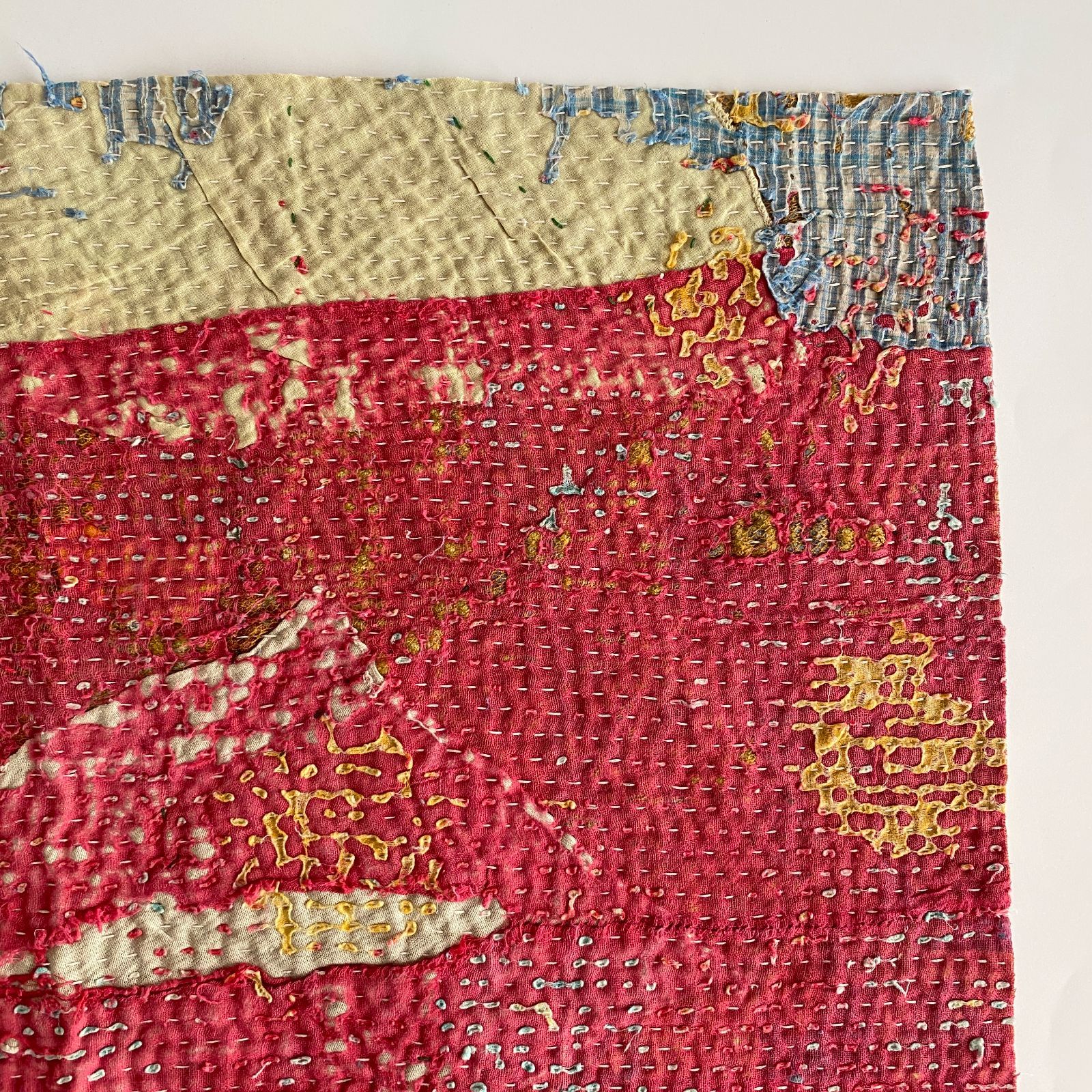 3474 ラリーキルト カンタキルト オールドファブリック ハギレ 赤 刺繍