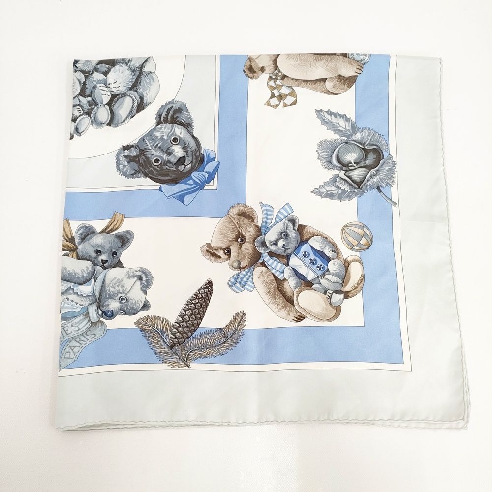 HERMES スカーフ CONFIDENTS ブルー ベア 熊 HERMES カレ90 CONFIDENTS DES COEURS 心の友 クマ テディベア