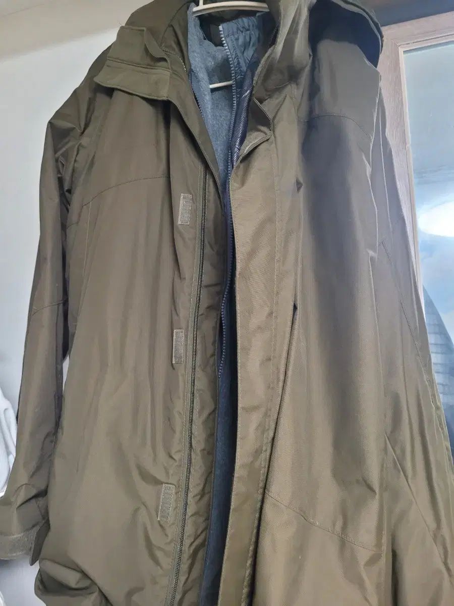 コロンビア オムニヒート 2 in 1 ウィンドブレーカー 110