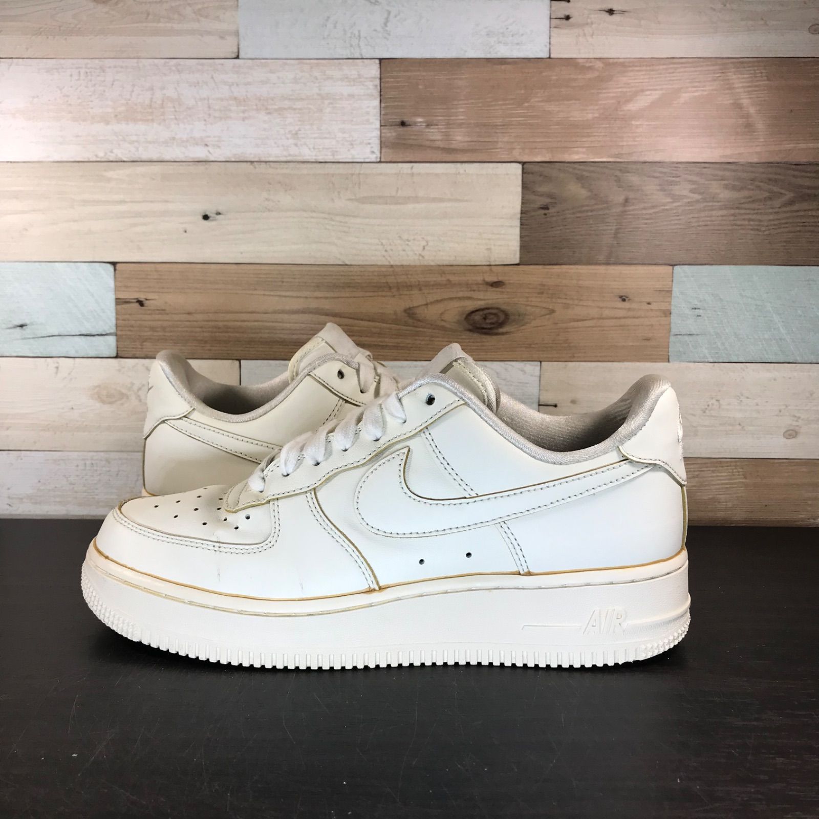 NIKE AIR FORCE 1 07 LV8 24cm ナイキ エア フォース1 07 エレベイト 