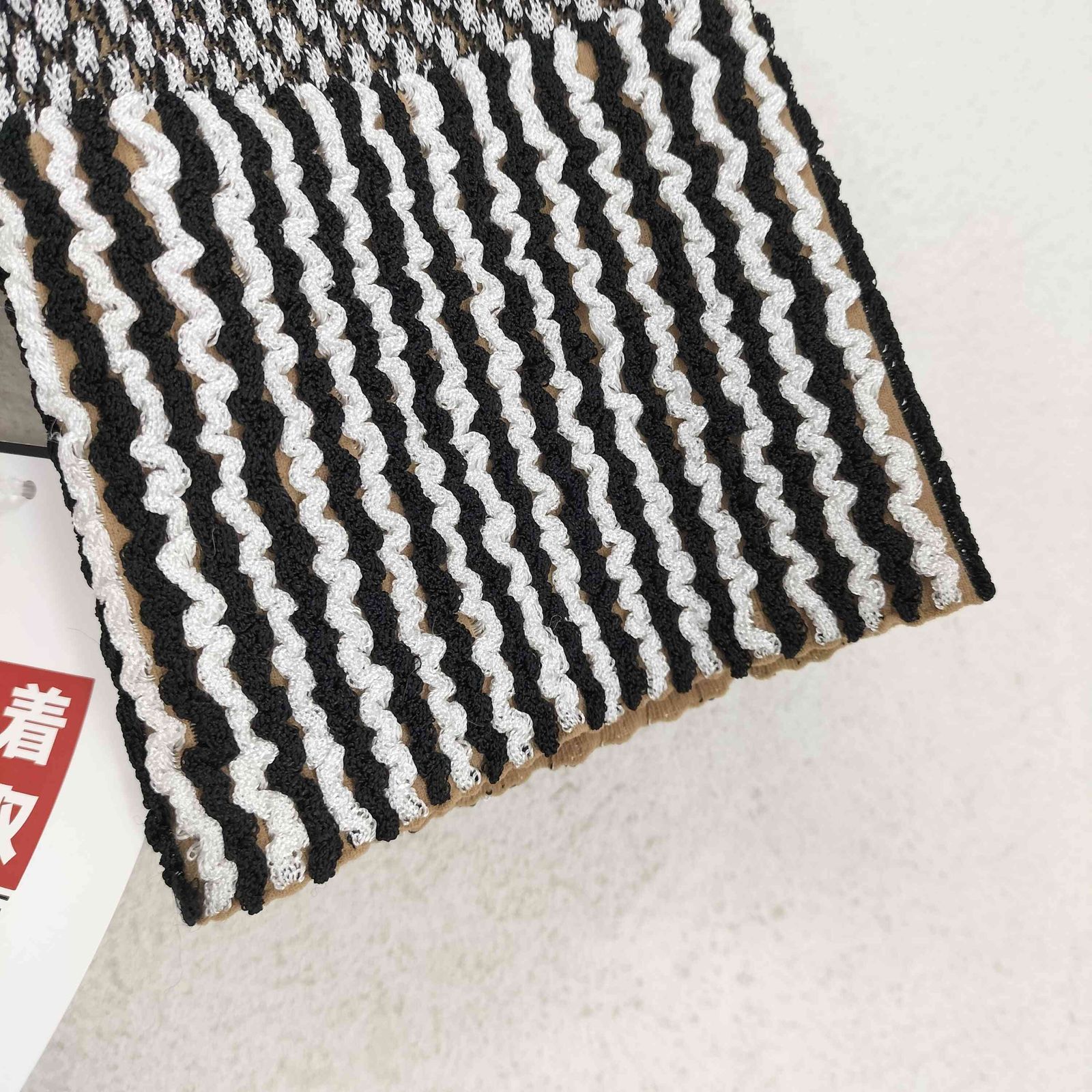 マメクロゴウチ Mame Kurogouchi 24SS Spots Pattern Knitted Croped