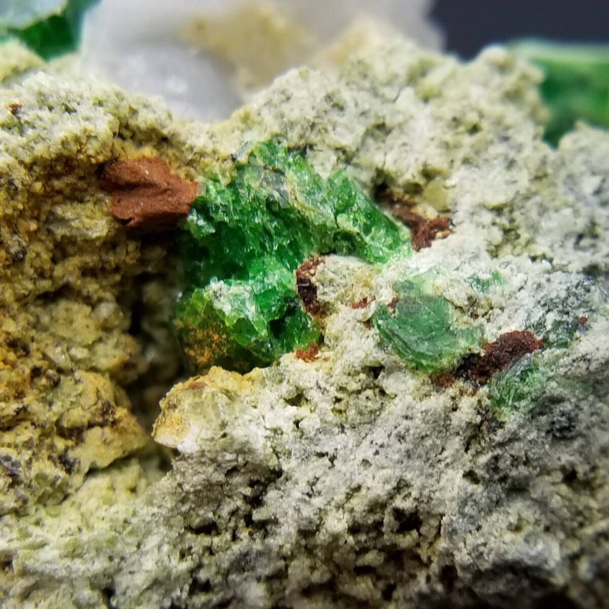 イラン産 デマントイドガーネット クリスタル 鉱物 原石 鉱石 標本 翠