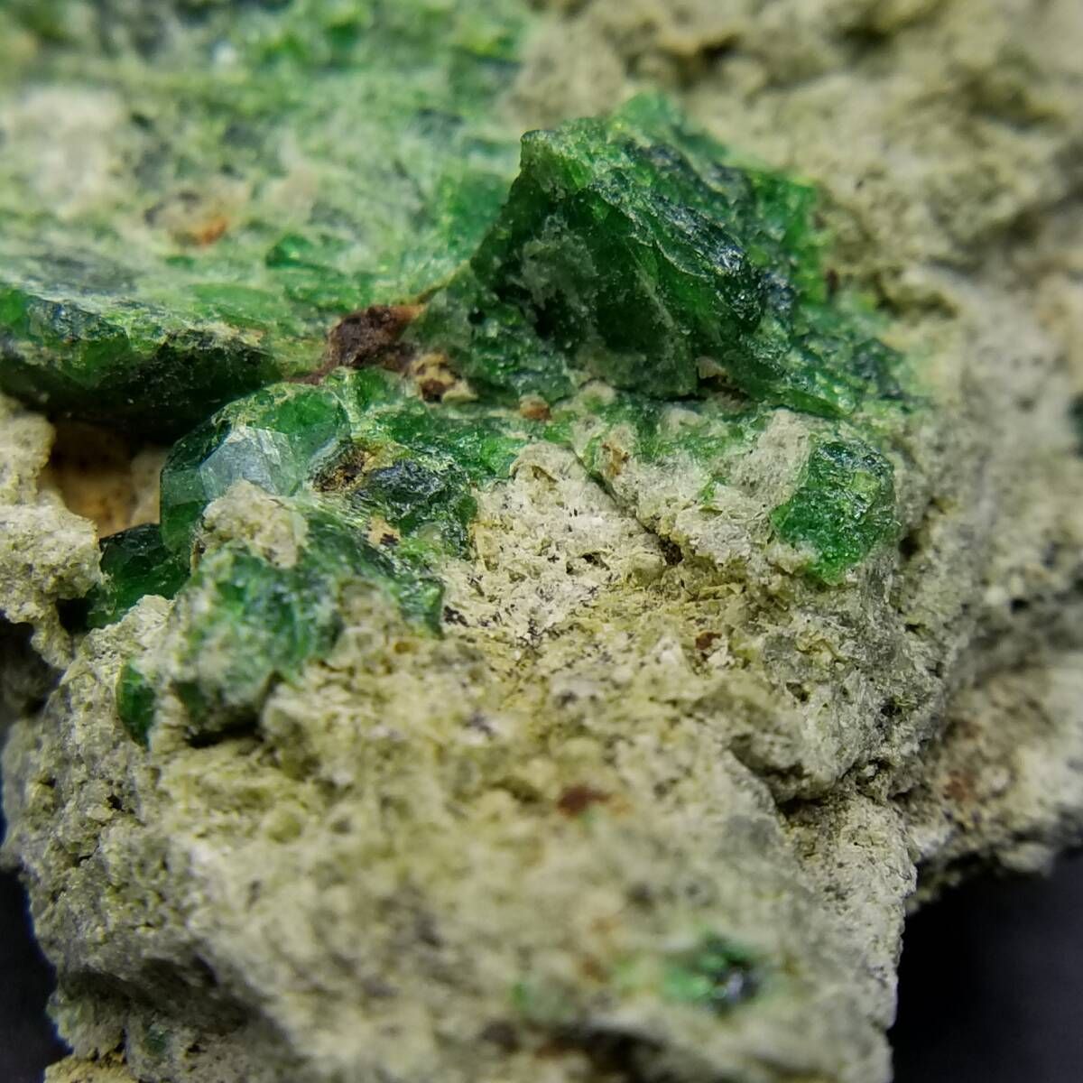 イラン産 デマントイドガーネット クリスタル 鉱物 原石 鉱石 標本 翠