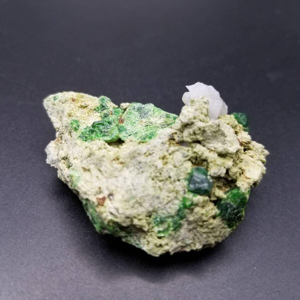 イラン産 デマントイドガーネット クリスタル 鉱物 原石 鉱石 標本 翠