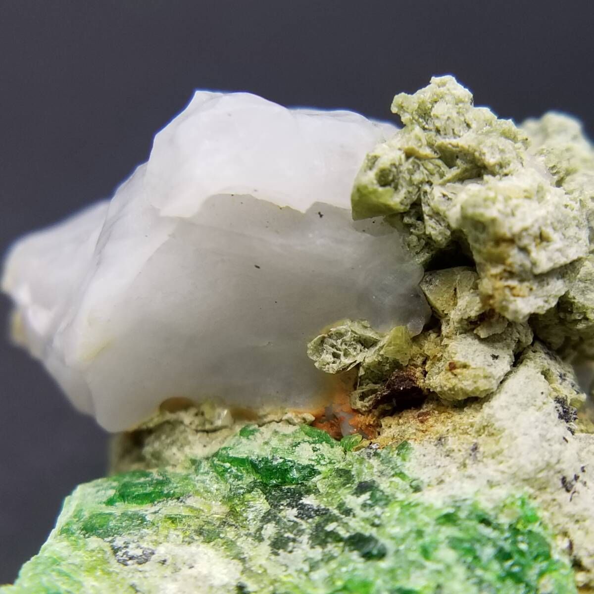 イラン産 デマントイドガーネット クリスタル 鉱物 原石 鉱石 標本 翠