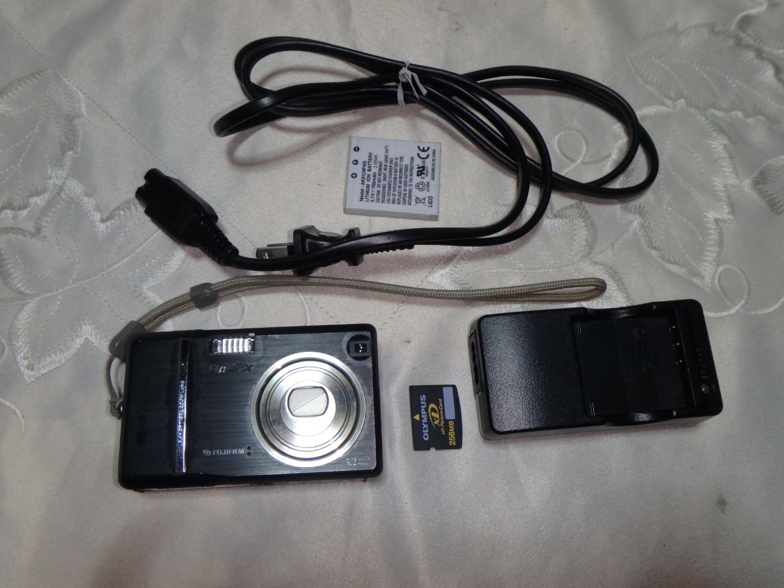 動作品 FUJIFILM F455 FinePix デジタルカメラ - メルカリ