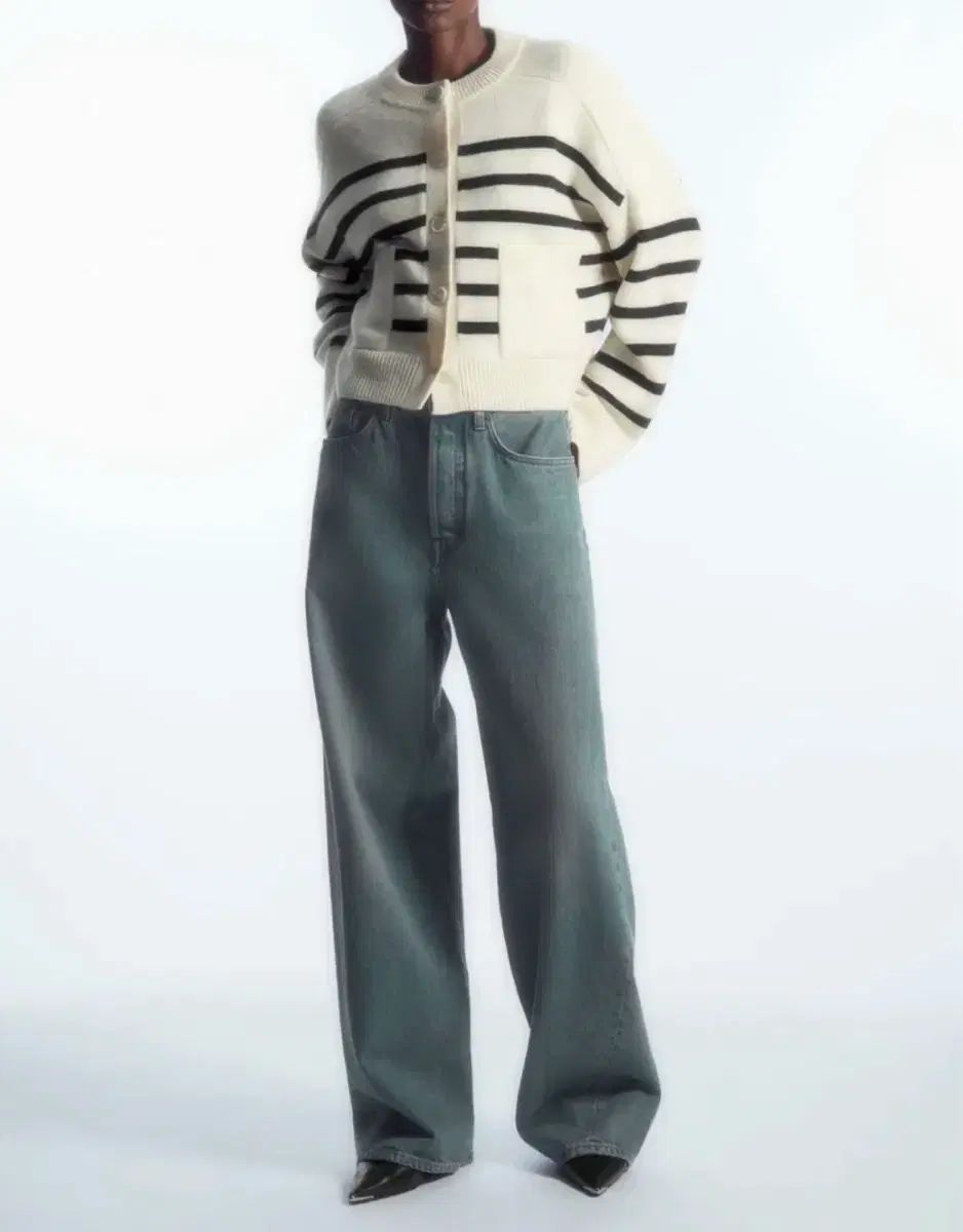 COS ウール100 クルーネック カーディガン