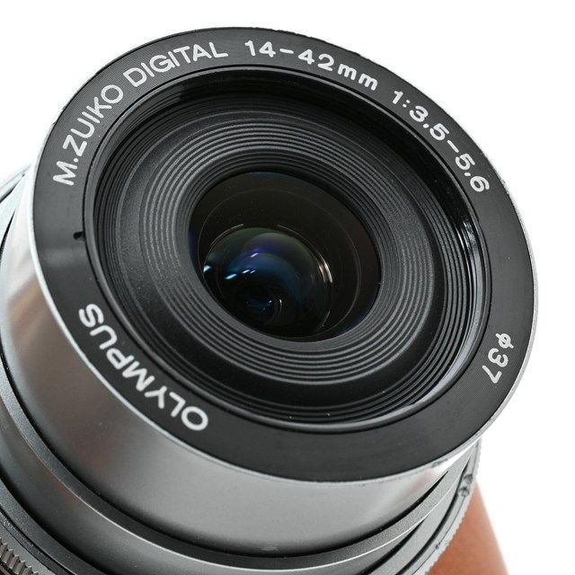  OLYMPUS ミラーレス一眼 E PL 8 14 42 mm EZ レンズキット ブラウン シャッター レンズ前枠欠けあり フィルター付属 ミラーレス一眼 デジタルカメラ